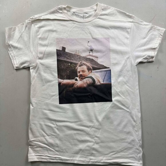 Harry Styles Leaning Limited T-Shirt Official Merch - Picture 1 of 3